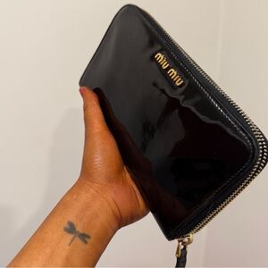 Pre-owned Authentic Miu Miu Patent Leather Wallet